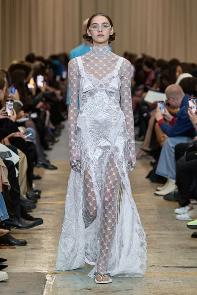 Look 70
